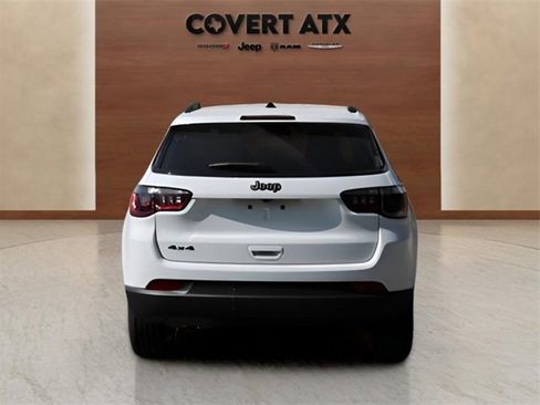 New 2026 Jeep Compass Latitude image 4