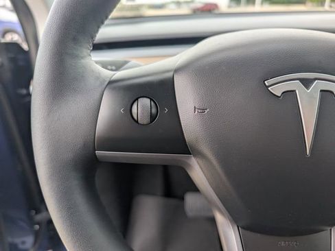 Used 2023 Tesla Model Y Long Range AWD/4WD image 12
