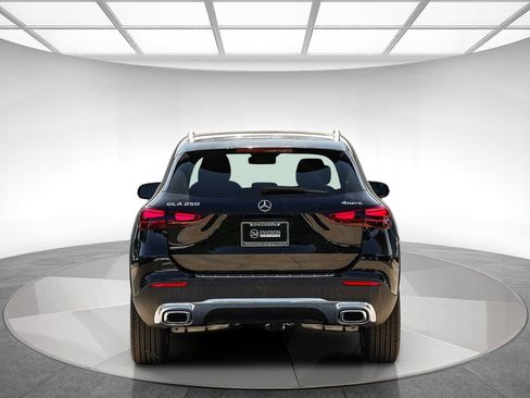 New 2026 Mercedes-Benz GLA 250 4MATIC image 3