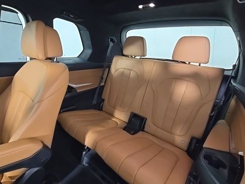 Certified 2022 BMW X7 xDrive40i w/ M Sport Package image 18