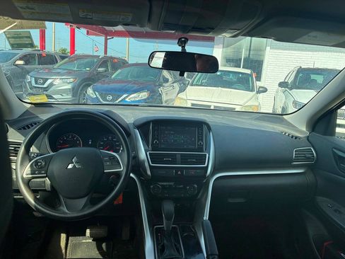 Used 2019 Mitsubishi Eclipse Cross ES FWD image 9