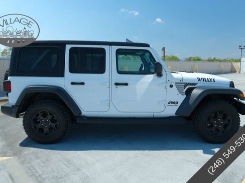 Used 2023 Jeep Wrangler Sport AWD/4WD image 2