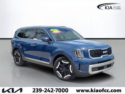 Certified 2023 Kia Telluride EX w/ EX Captain's Chair Package