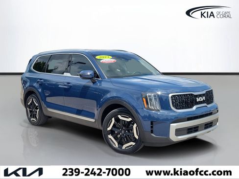 Certified 2023 Kia Telluride EX w/ EX Captain's Chair Package AWD/4WD image 1