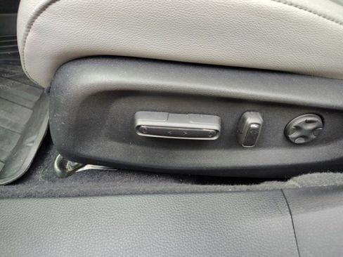 Used 2019 Honda Accord Touring image 12