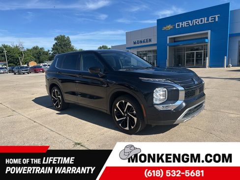 Used 2024 Mitsubishi Outlander SE AWD/4WD image 1