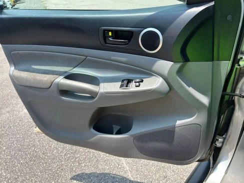 Used 2011 Toyota Tacoma PreRunner image 20