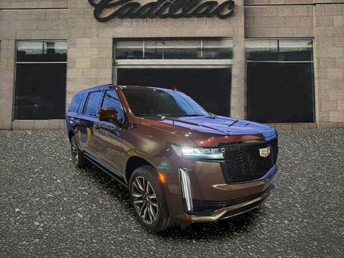 Used 2023 Cadillac Escalade ESV Sport Platinum AWD/4WD image 7