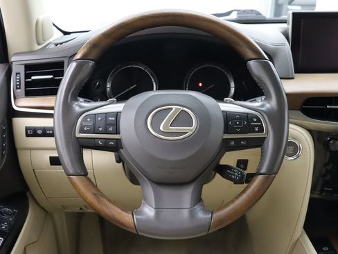 Used 2017 Lexus LX 570 4WD w/ Luxury Package image 16