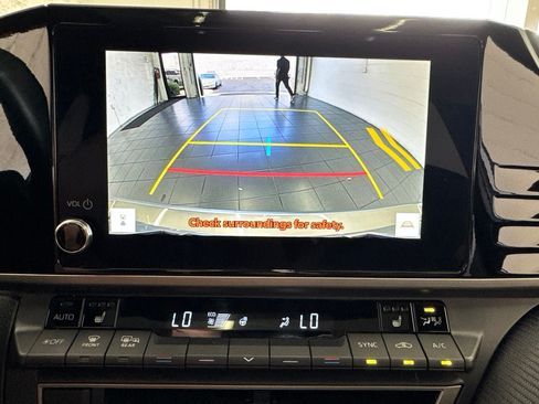 Used 2025 Toyota Camry SE w/ Convenience Package FWD image 25