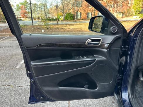 Used 2013 Jeep Grand Cherokee Laredo image 20