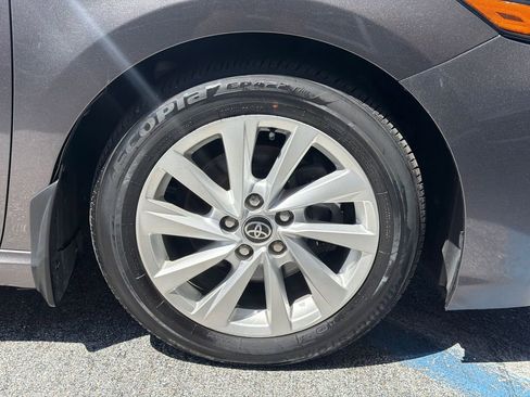 Used 2023 Toyota Camry SE FWD image 12