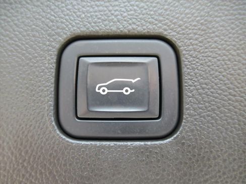 Used 2022 Buick Enclave Premium w/ Surround and Sites Package AWD/4WD image 39