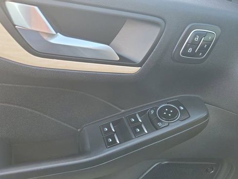 Certified 2022 Ford Escape Titanium w/ Titanium Premium Package image 25