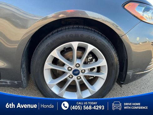 Used 2020 Ford Fusion SE FWD image 12