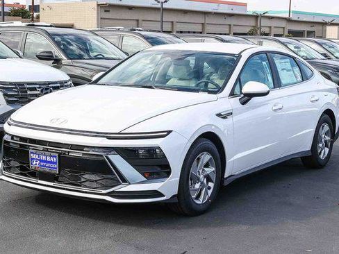 New 2026 Hyundai Sonata SE FWD image 3