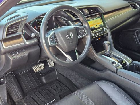 Used 2019 Honda Civic Touring image 10
