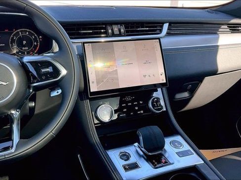New 2025 Jaguar F-PACE R-Dynamic S AWD/4WD image 6