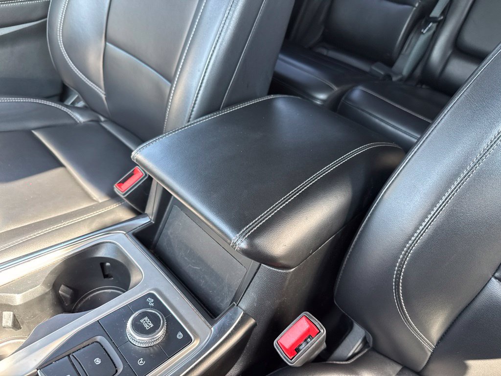 Used 2021 Ford Explorer XLT w/ Equipment Group 202A AWD/4WD image 25
