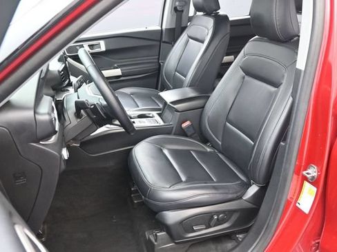 Used 2021 Ford Explorer XLT w/ Equipment Group 202A RWD image 11