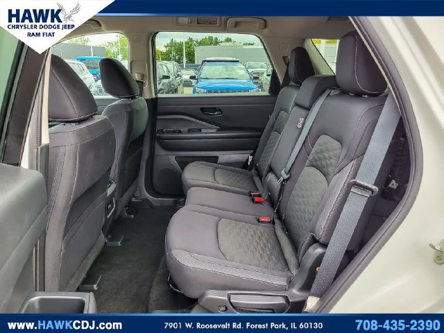 Used 2024 Nissan Pathfinder SV AWD/4WD image 10
