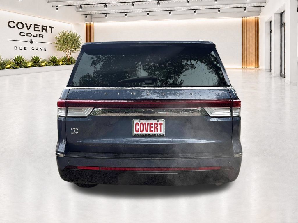 Used 2022 Lincoln Navigator L Reserve RWD image 5