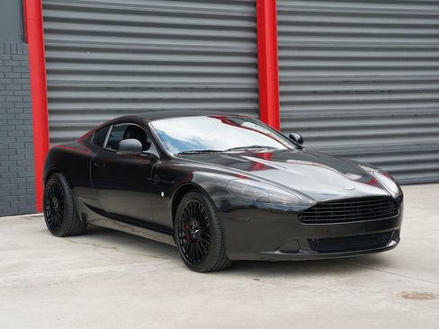 Used 2011 Aston Martin DB9 Coupe RWD image 8