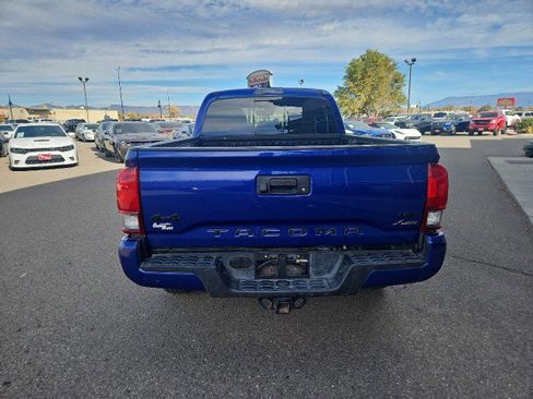 Used 2022 Toyota Tacoma SR5 w/ Technology Package image 4