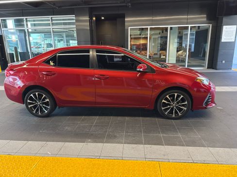 Used 2019 Toyota Corolla SE w/ Carpet Mat Package (TMS) FWD image 3
