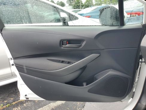 Used 2025 Toyota Corolla LE FWD image 29