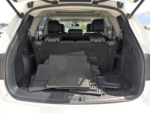 Used 2018 Nissan Pathfinder Platinum AWD/4WD image 33