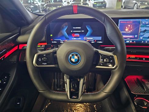 Used 2025 BMW i5 M60 w/ Premium Package AWD/4WD image 11