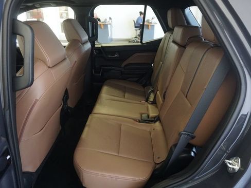 Certified 2025 Toyota 4Runner Limited AWD/4WD image 23