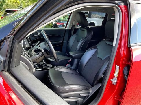 Used 2019 Jeep Compass Latitude AWD/4WD image 10