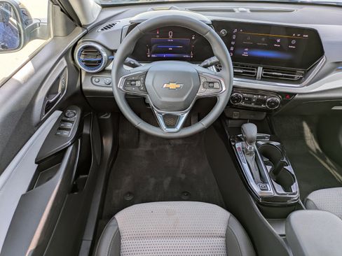 Used 2024 Chevrolet Trax LT w/ Driver Confidence Package image 14