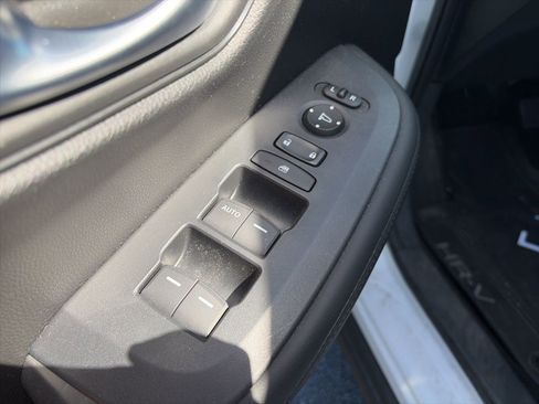 Used 2023 Honda HR-V LX image 13