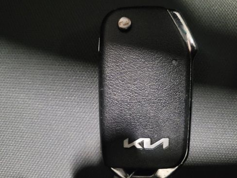 Used 2023 Kia Niro LX FWD image 32