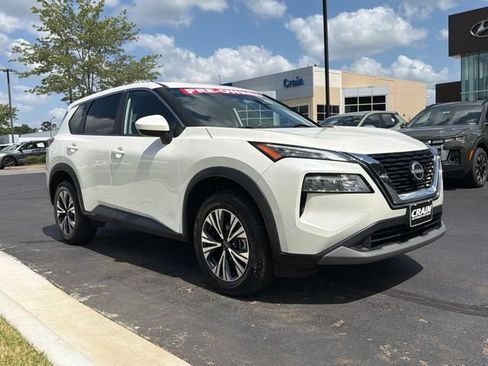 Used 2023 Nissan Rogue SV AWD/4WD image 2