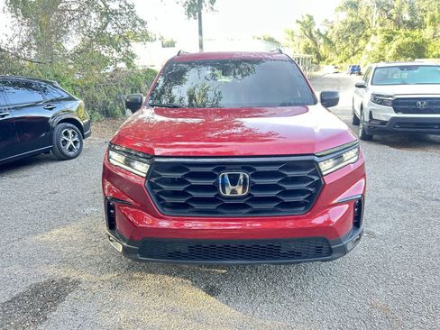 Certified 2023 Honda Pilot Sport image 3