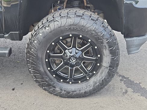 Used 2018 Chevrolet Silverado 1500 LT w/ All Star Edition AWD/4WD image 7