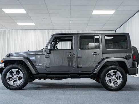 Used 2018 Jeep Wrangler Unlimited Sahara w/ Connectivity Group image 5