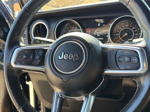 Used 2021 Jeep Wrangler Unlimited Sahara image 27