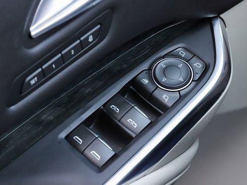 Used 2022 Cadillac XT4 Premium Luxury w/ Safety Alert Package image 18