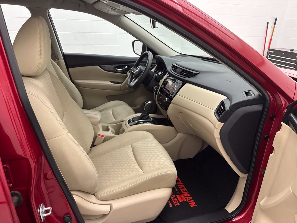 Used 2017 Nissan Rogue S FWD image 31