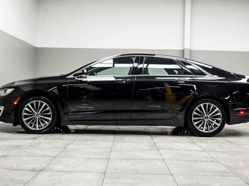 Used 2017 Lincoln MKZ Premiere image 9