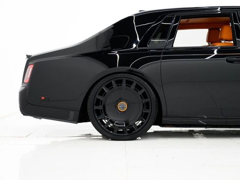 Used 2024 Rolls-Royce Phantom Sedan w/ The Phantom Package RWD image 8