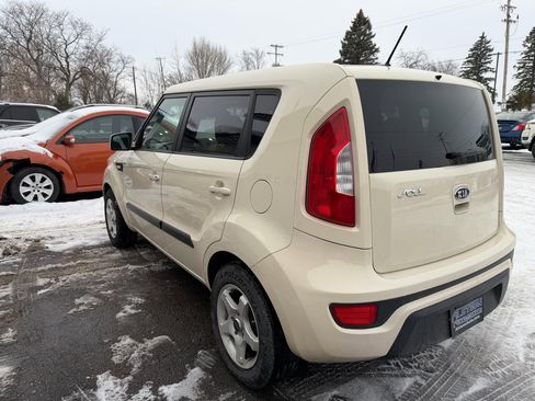 Used 2012 Kia Soul 5dr Wgn Auto Base image 5