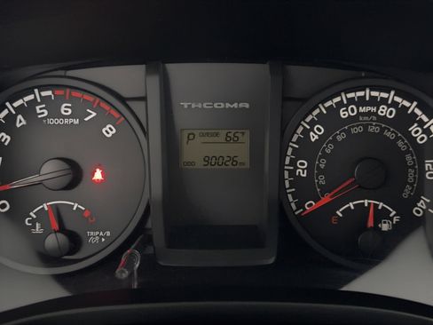 Used 2017 Toyota Tacoma SR image 23