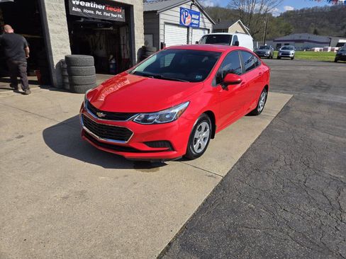 Used 2017 Chevrolet Cruze LS image 4