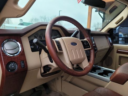 Used 2013 Ford F250 King Ranch w/ King Ranch w/Chrome Pkg image 8